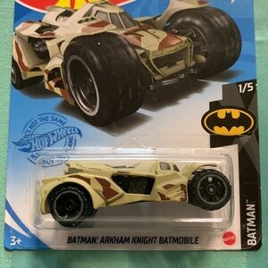 DC Batman Arkham Knight Batmobile - Camouflage Hot Wheels 1/5